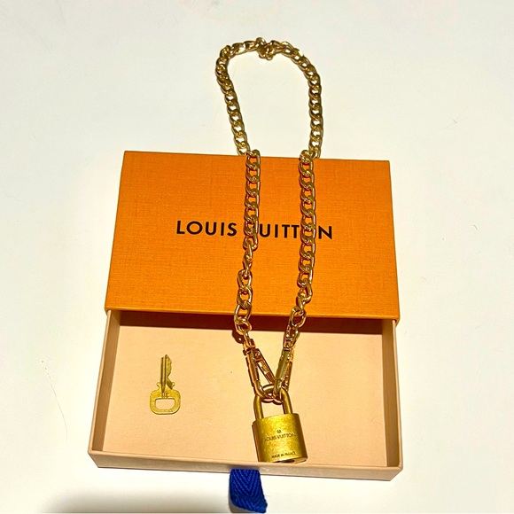 Authentic LV Gold Lock/Key #313, Authentic LV Box & Unbranded Chain 💛🧡 - Picture 8 of 10